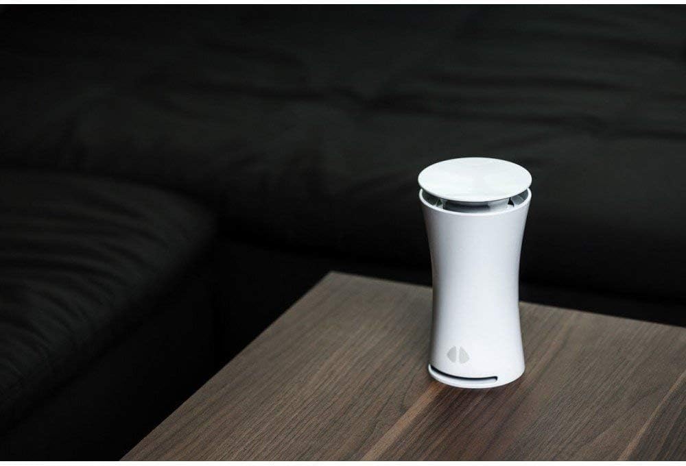 The 9-in-1 intelligent air quality monitor is suitable for indoor environments. It integrates an intelligent temperature sensor, an intelligent humidity sensor, a carbon dioxide monitor, and a mold detector, and comes with a free mobile application.