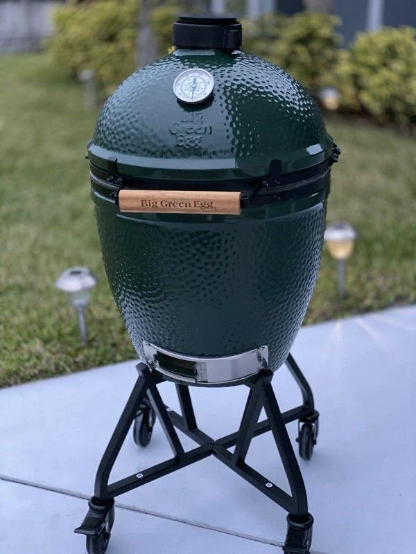 Brand new big green egg grill smoker with new accessories R6114